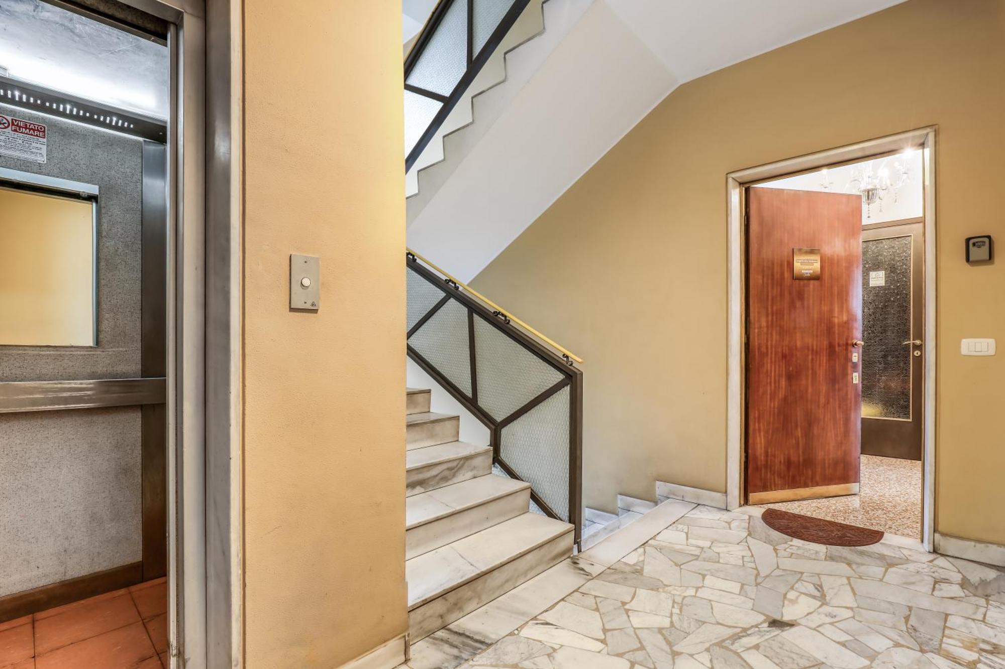 Suite Angolo Alla Stazione - Appartamento Con Terrazzo Panoramico Павия Экстерьер фото